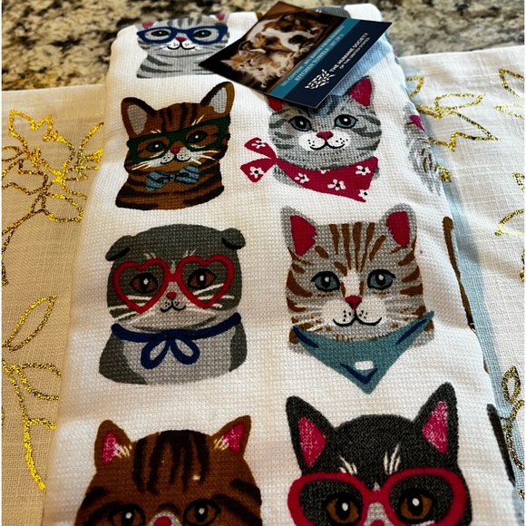 NEW HUMANE SOCIETY Cotton Set Of 2
Dapper Kitty Heads Kitchen Towels - Picture 3 of 7